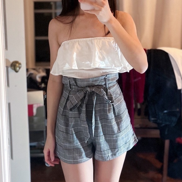 Off-shoulder romper with belt - Picture 4 of 5